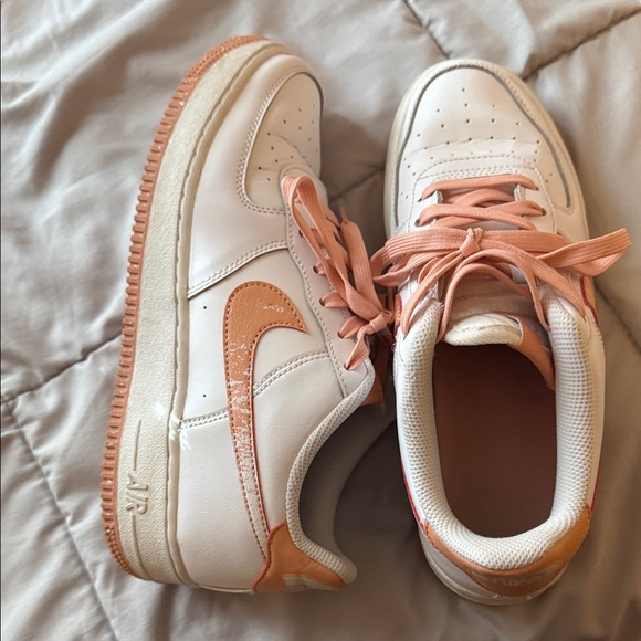 Nike Sneakers White and Peach - Picture 5 of 12